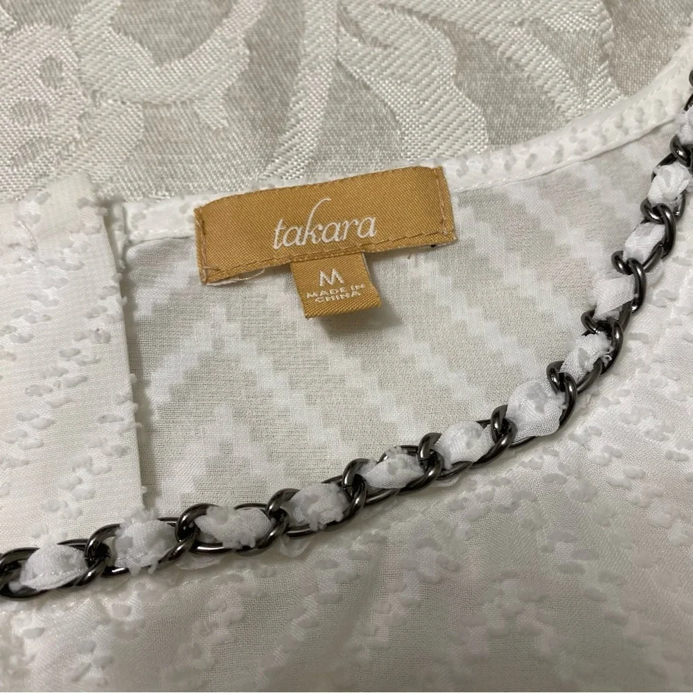 Takara White blouse 3/4 sleeves, 1/2 chain collar size M